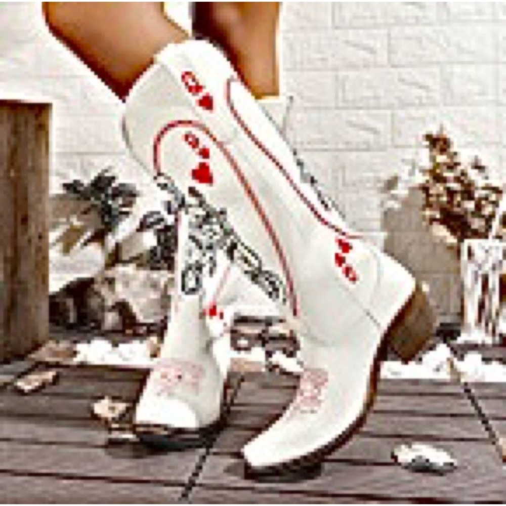 🆕White and Red Women's Cowboy Boots. Size 9. NWT.